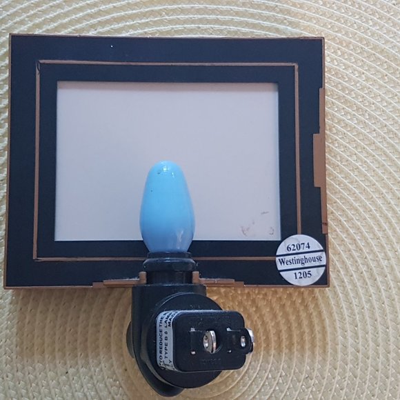 Thomas Kinkade Bridge of Faith Night Light - Picture 4 of 9